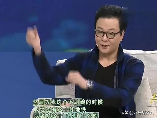 他一走就是20年，让妻子独守16年空房，现如今把宠物狗当孩子养  -图6