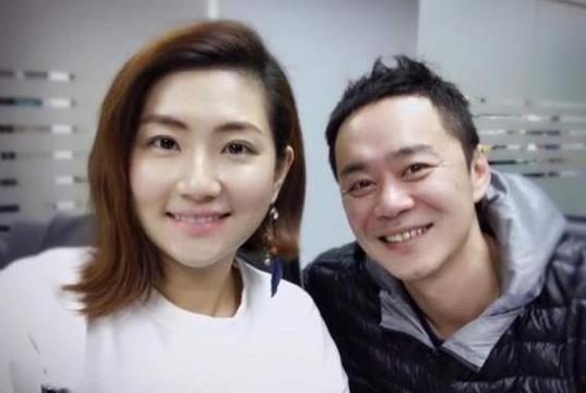 
           selina烧伤后不能生育是真的吗 Selina为什么离婚真相是什么_海峡网        